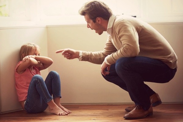 7 điều cha mẹ không nên làm với con cái