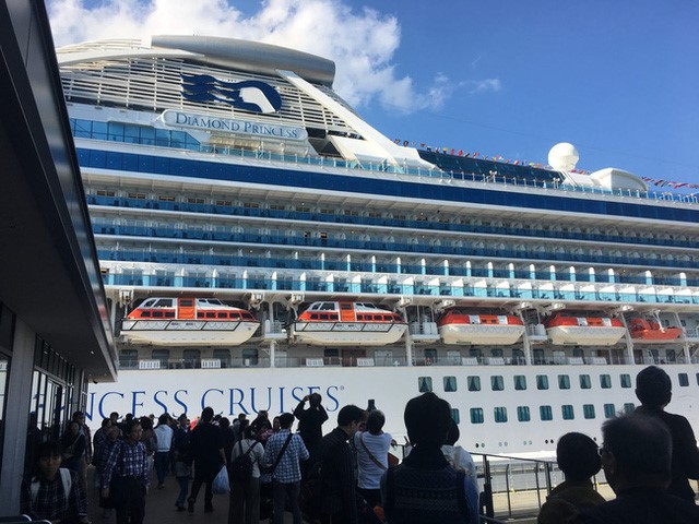 Con tàu du lịch Diamond Princess phải cách ly ở Nhật Bản một thời gian dài.